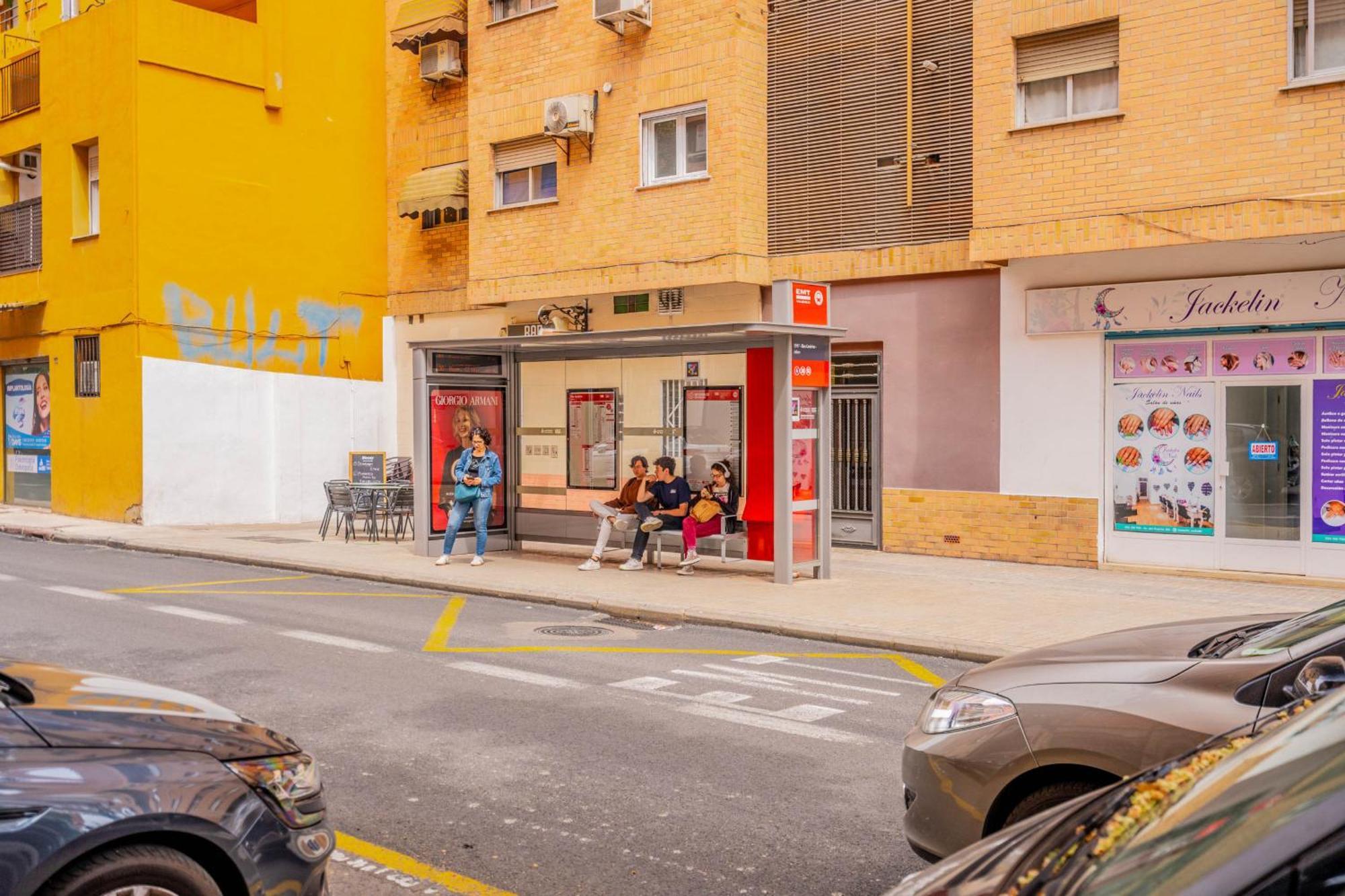 Apartamento Familiar En Avenida Del Puerto Valencia Exterior photo